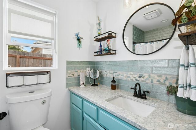 2188 SW Sunnyside Avenue, Oak Harbor, WA 98277