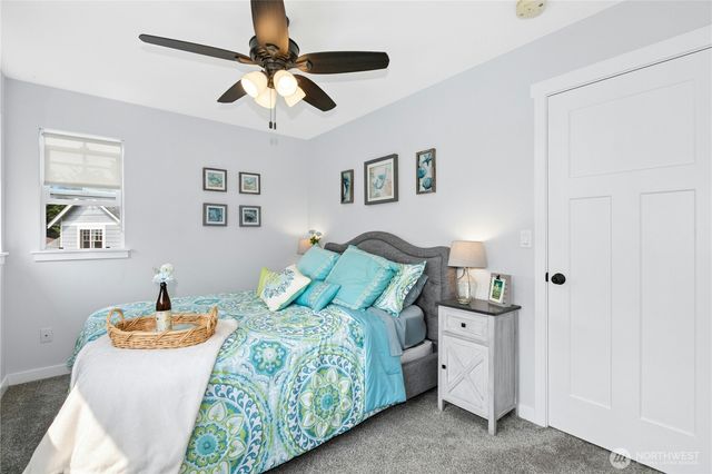 2188 SW Sunnyside Avenue, Oak Harbor, WA 98277