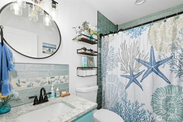 2188 SW Sunnyside Avenue, Oak Harbor, WA 98277