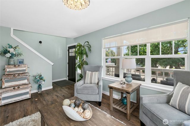 2188 SW Sunnyside Avenue, Oak Harbor, WA 98277