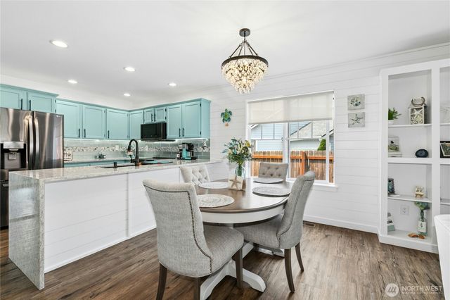 2188 SW Sunnyside Avenue, Oak Harbor, WA 98277