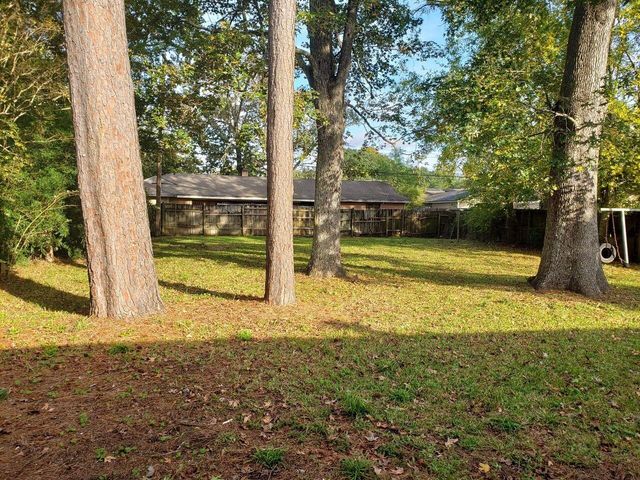 3270 Willowood Drive, Beaumont, TX 77703