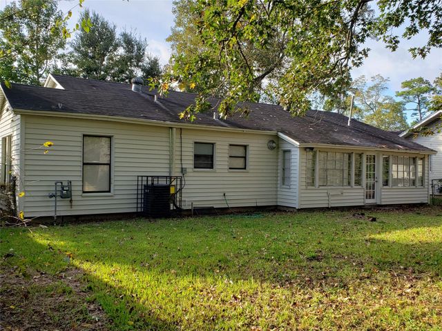 3270 Willowood Drive, Beaumont, TX 77703