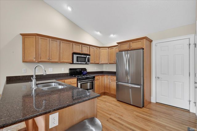 53475 Hansel Lane, South Bend, IN 46637