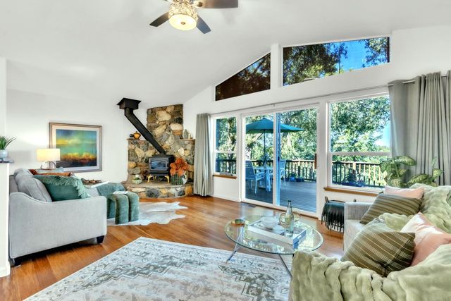 13250 Little York Close, Nevada City, CA 95959