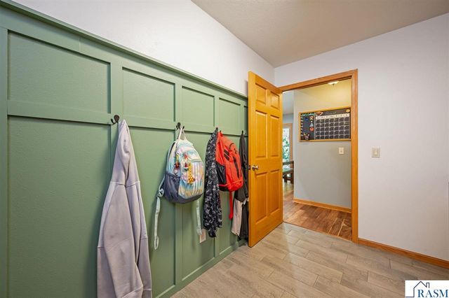105 Hidden Oaks Circle, Mankato, MN 56001