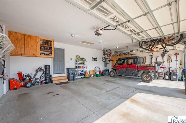105 Hidden Oaks Circle, Mankato, MN 56001