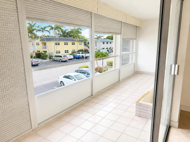 2131 NE 42nd Court 202e, Lighthouse Point, FL 33064