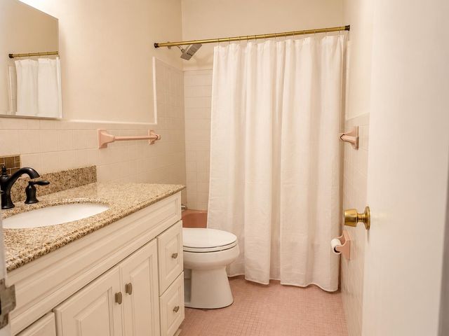 2131 NE 42nd Court 202e, Lighthouse Point, FL 33064