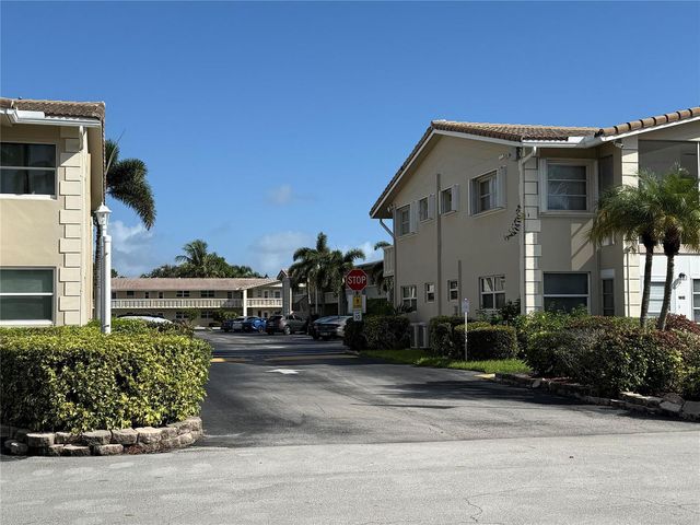2131 NE 42nd Court 202e, Lighthouse Point, FL 33064