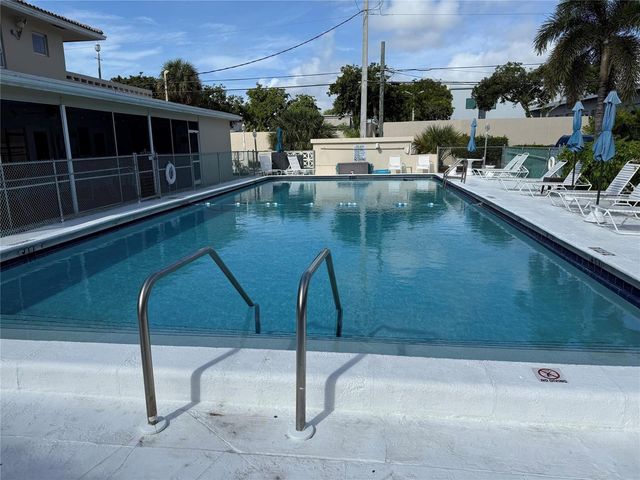 2131 NE 42nd Court 202e, Lighthouse Point, FL 33064