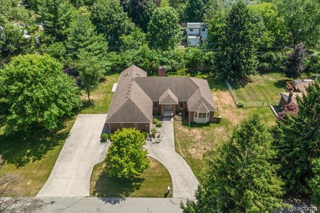 30531 Pembroke Street, Livonia, MI 48152