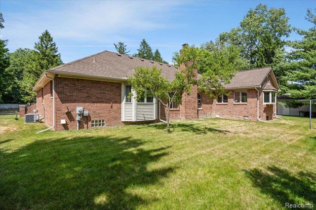 30531 Pembroke Street, Livonia, MI 48152