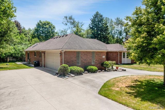 30531 Pembroke Street, Livonia, MI 48152