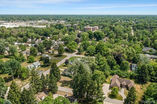 30531 Pembroke Street, Livonia, MI 48152