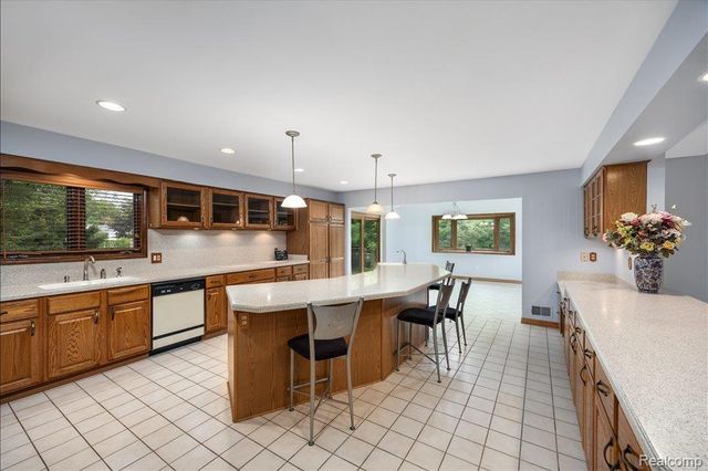 30531 Pembroke Street, Livonia, MI 48152