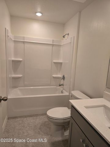 571 SW Richmond Circle, Palm Bay, FL 32908