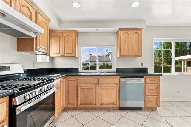 6912 Tahiti, Cypress, CA 90630