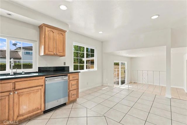 6912 Tahiti, Cypress, CA 90630