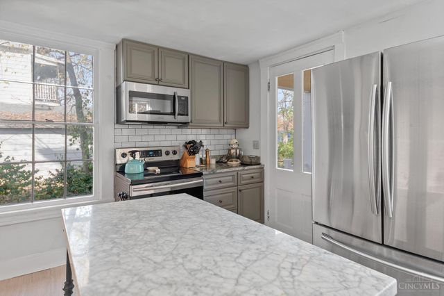 30 E Sharon Road, Glendale, OH 45246