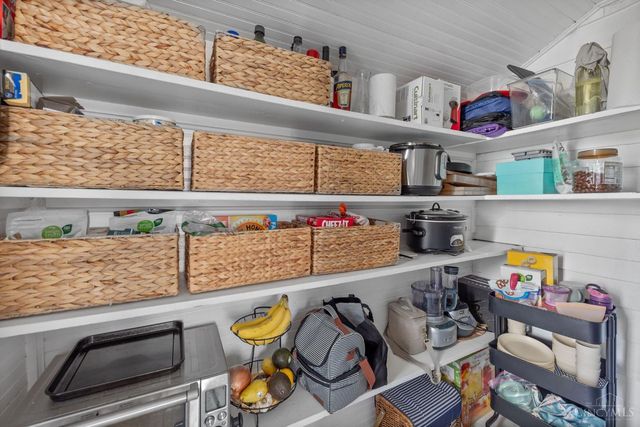 30 E Sharon Road, Glendale, OH 45246