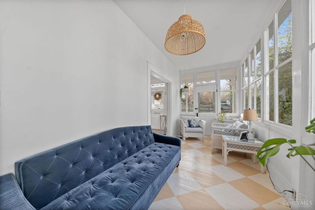 30 E Sharon Road, Glendale, OH 45246