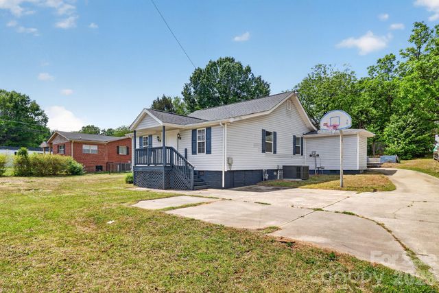 62 Roberta Road SW, Concord, NC 28027