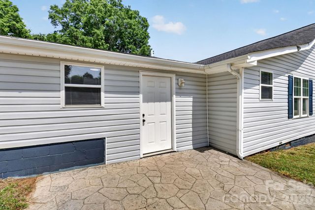 62 Roberta Road SW, Concord, NC 28027