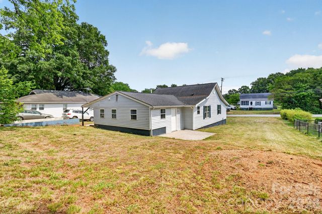 62 Roberta Road SW, Concord, NC 28027