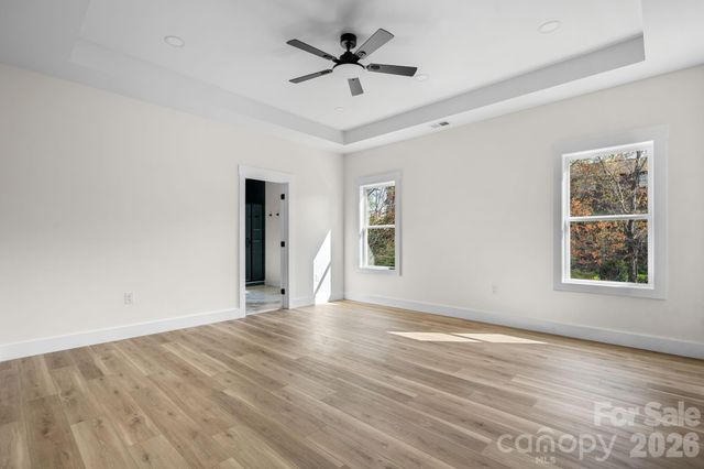 906 4th Street NE, Conover, NC 28613