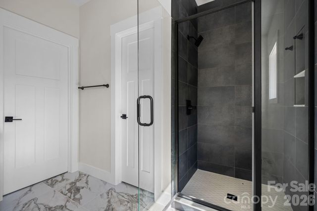 906 4th Street NE, Conover, NC 28613