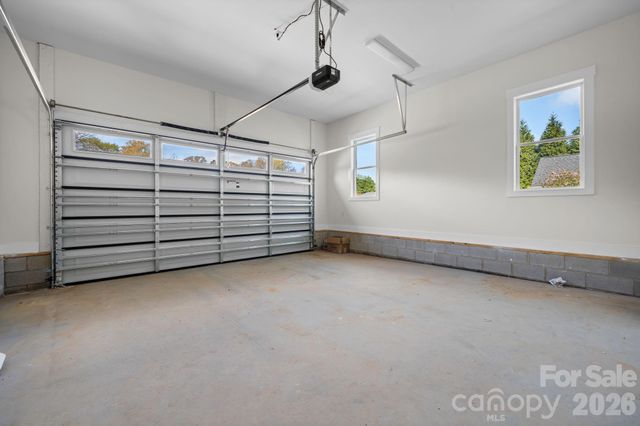 906 4th Street NE, Conover, NC 28613