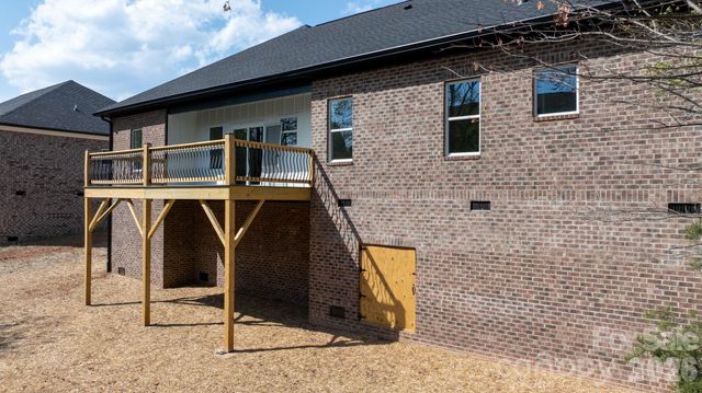 906 4th Street NE, Conover, NC 28613