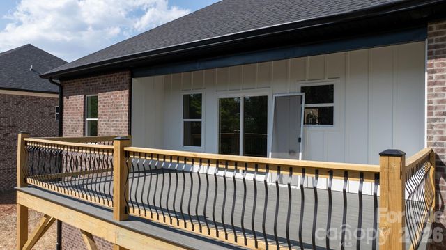 906 4th Street NE, Conover, NC 28613