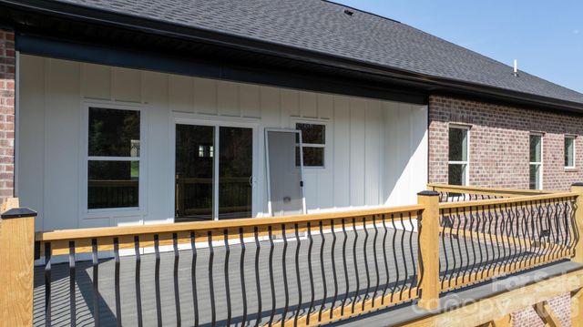 906 4th Street NE, Conover, NC 28613