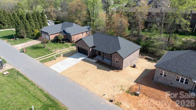 906 4th Street NE, Conover, NC 28613
