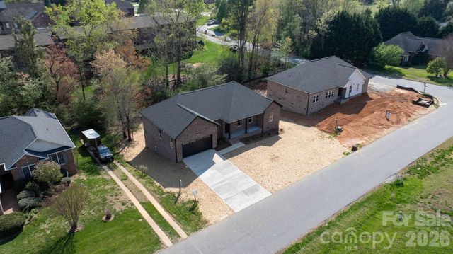 906 4th Street NE, Conover, NC 28613