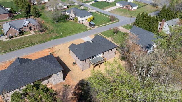 906 4th Street NE, Conover, NC 28613