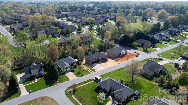 906 4th Street NE, Conover, NC 28613