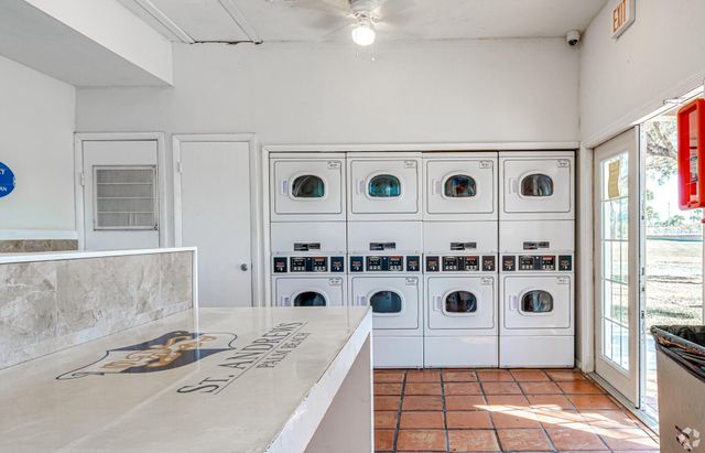 1203 N Benoist Farms Road 206, West Palm Beach, FL 33411