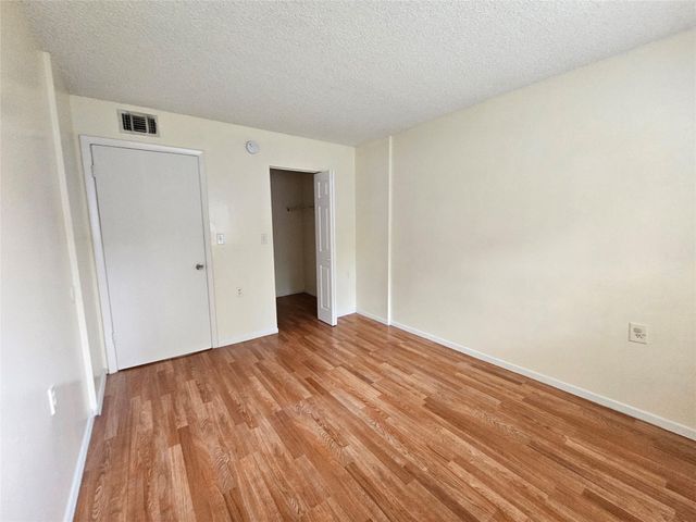 1203 N Benoist Farms Road 206, West Palm Beach, FL 33411