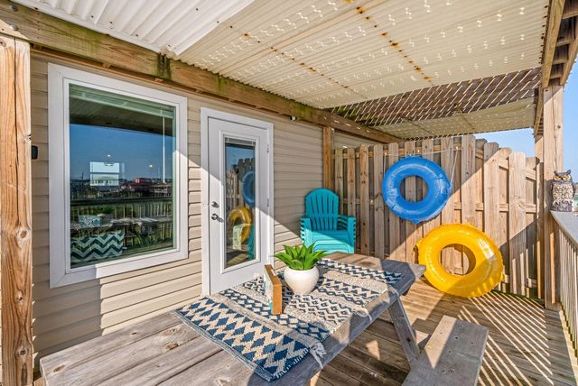 116 I Howard Avenue, Surfside Beach, TX 77541