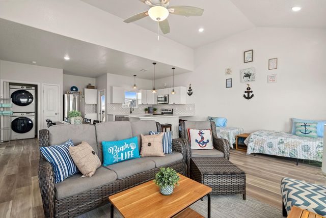 116 I Howard Avenue, Surfside Beach, TX 77541