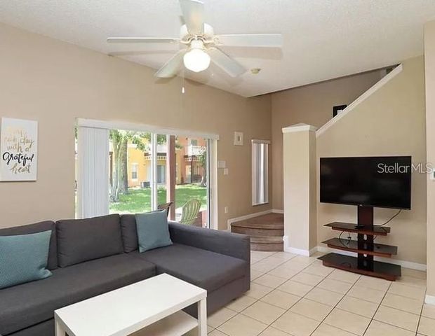 8550 CRYSTAL COVE LOOP, Kissimmee, FL 34747