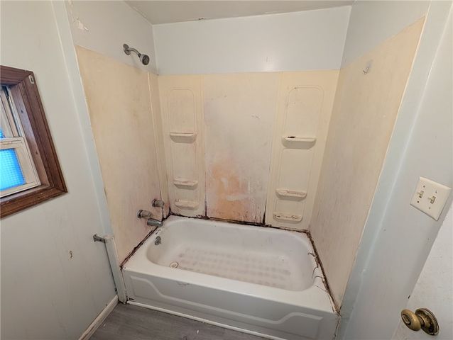 106 Sullivan St, City Of But Nw, PA 16001