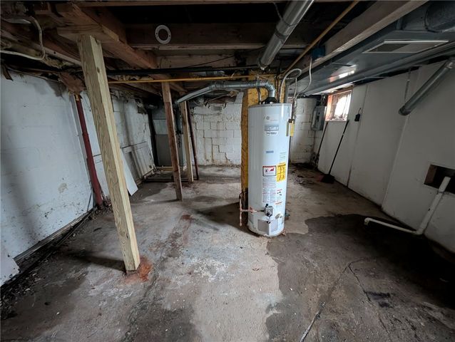 106 Sullivan St, City Of But Nw, PA 16001
