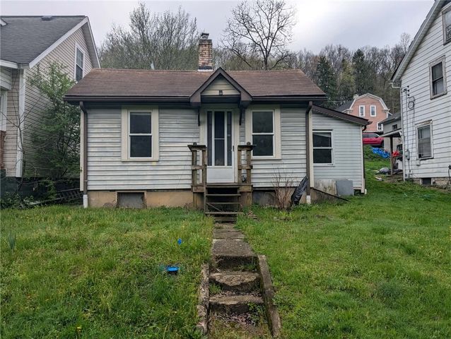 106 Sullivan St, City Of But Nw, PA 16001