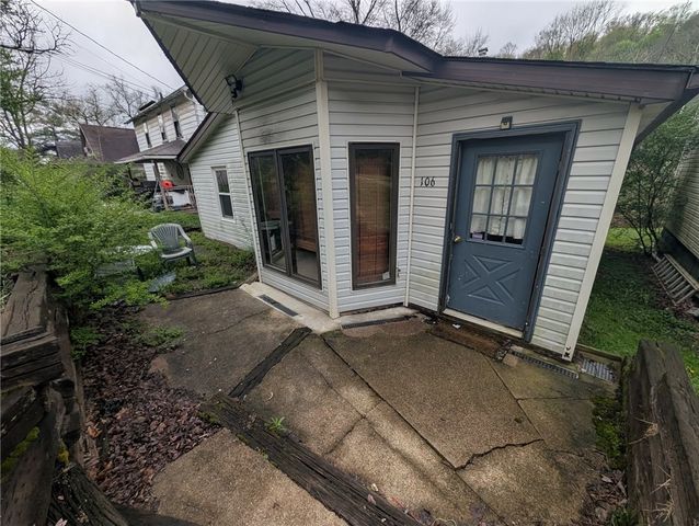 106 Sullivan St, City Of But Nw, PA 16001