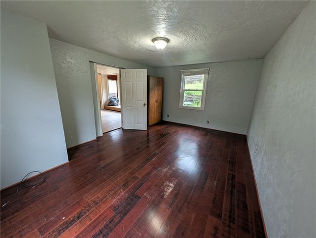 106 Sullivan St, City Of But Nw, PA 16001