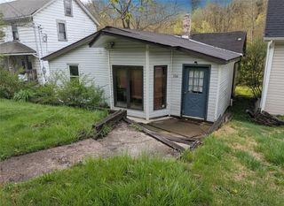 106 Sullivan St, City Of But Nw, PA 16001